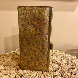 Kimchi Blue Clasp Leather Wallet